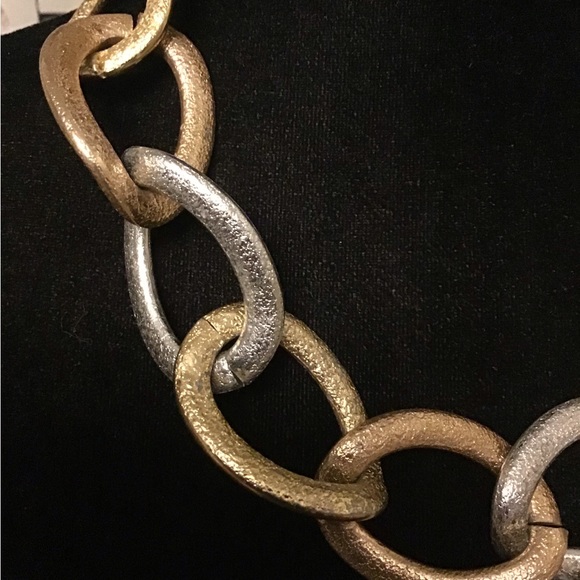 EXTRA LARGE SIVER & GOLD TONE CHAINLINK NECKLACE - Picture 3 of 4